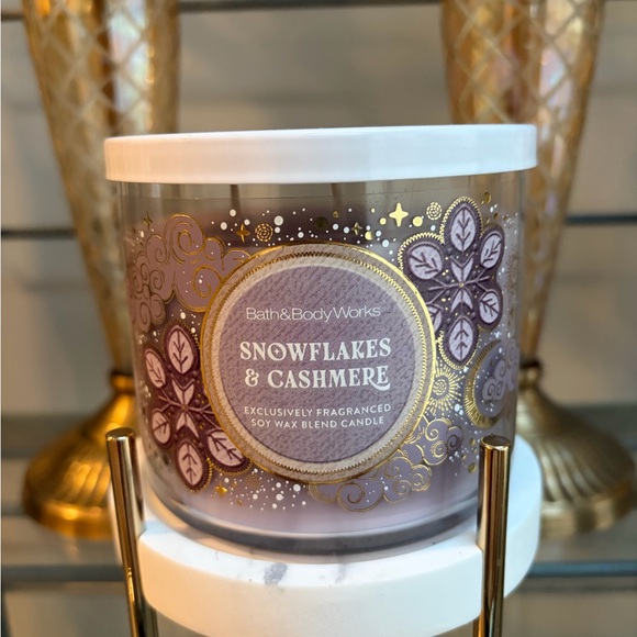 Bath & Body Works Other - Bath & Body Works Snowflakes & Cashmere 3 Wick Candle NWT Holiday 2025